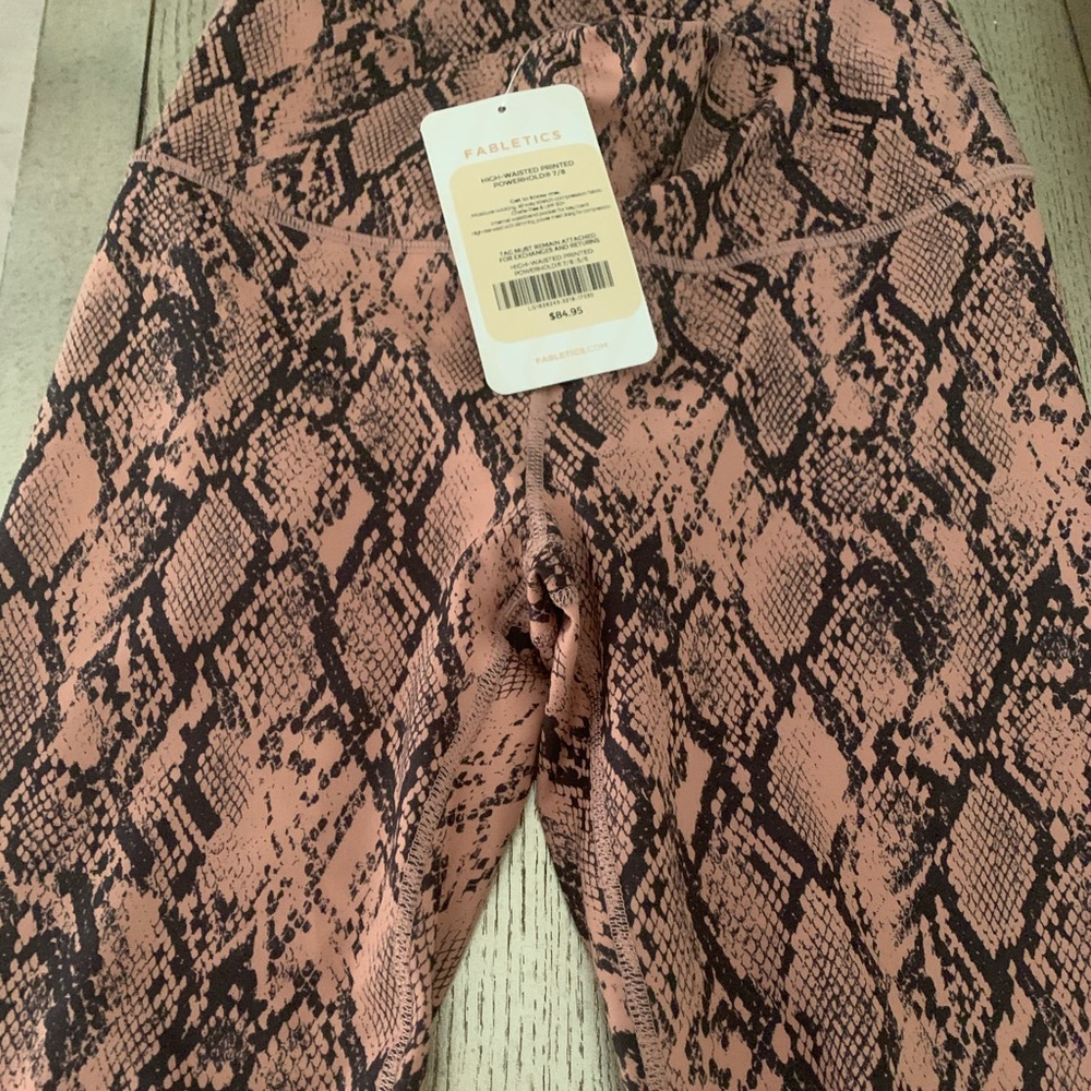 Brand new fabletics never worn